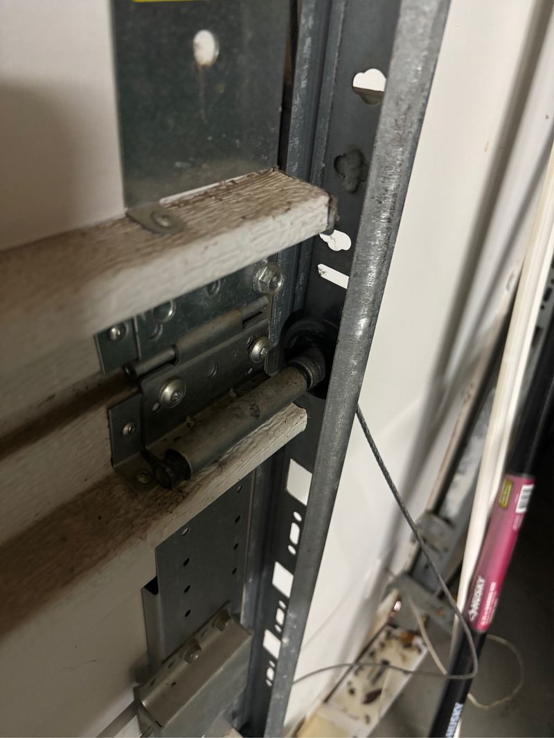Hinge and track repair in Heartland, TX