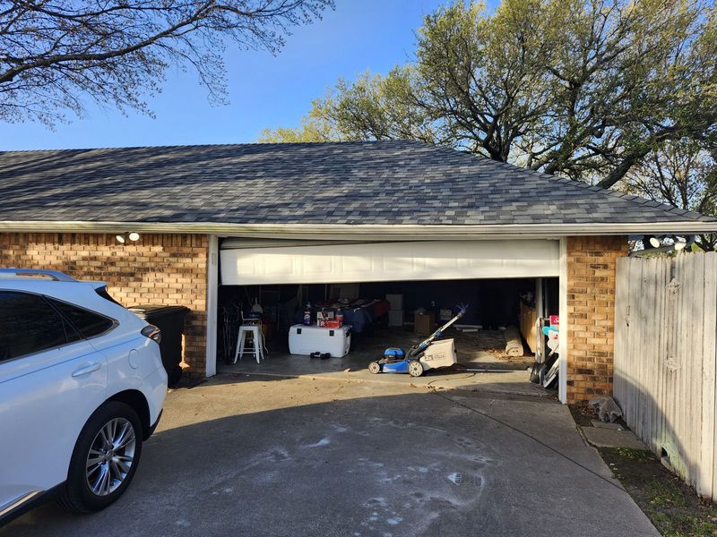 Detached garage on a repair call in Palmer, TX
